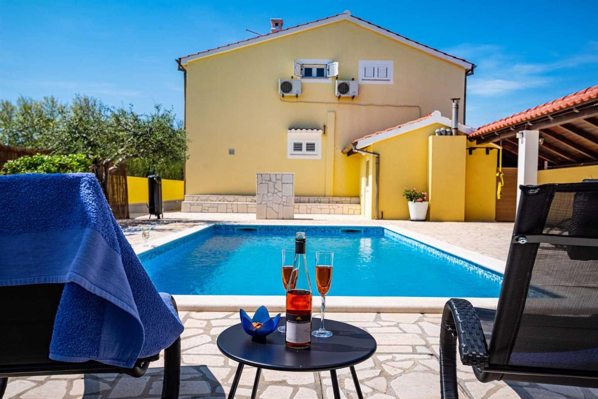 Apartment House Simoni With Pool, Zadar County 普利拉卡 外观 照片