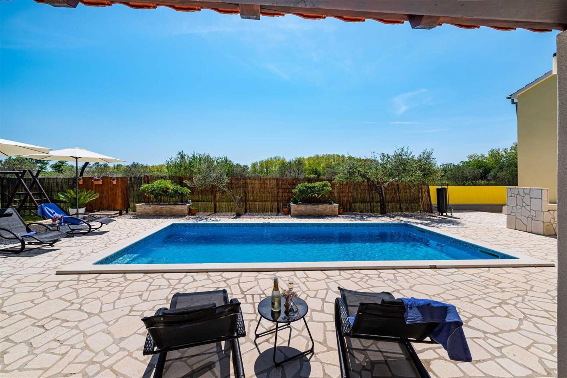 Apartment House Simoni With Pool, Zadar County 普利拉卡 外观 照片