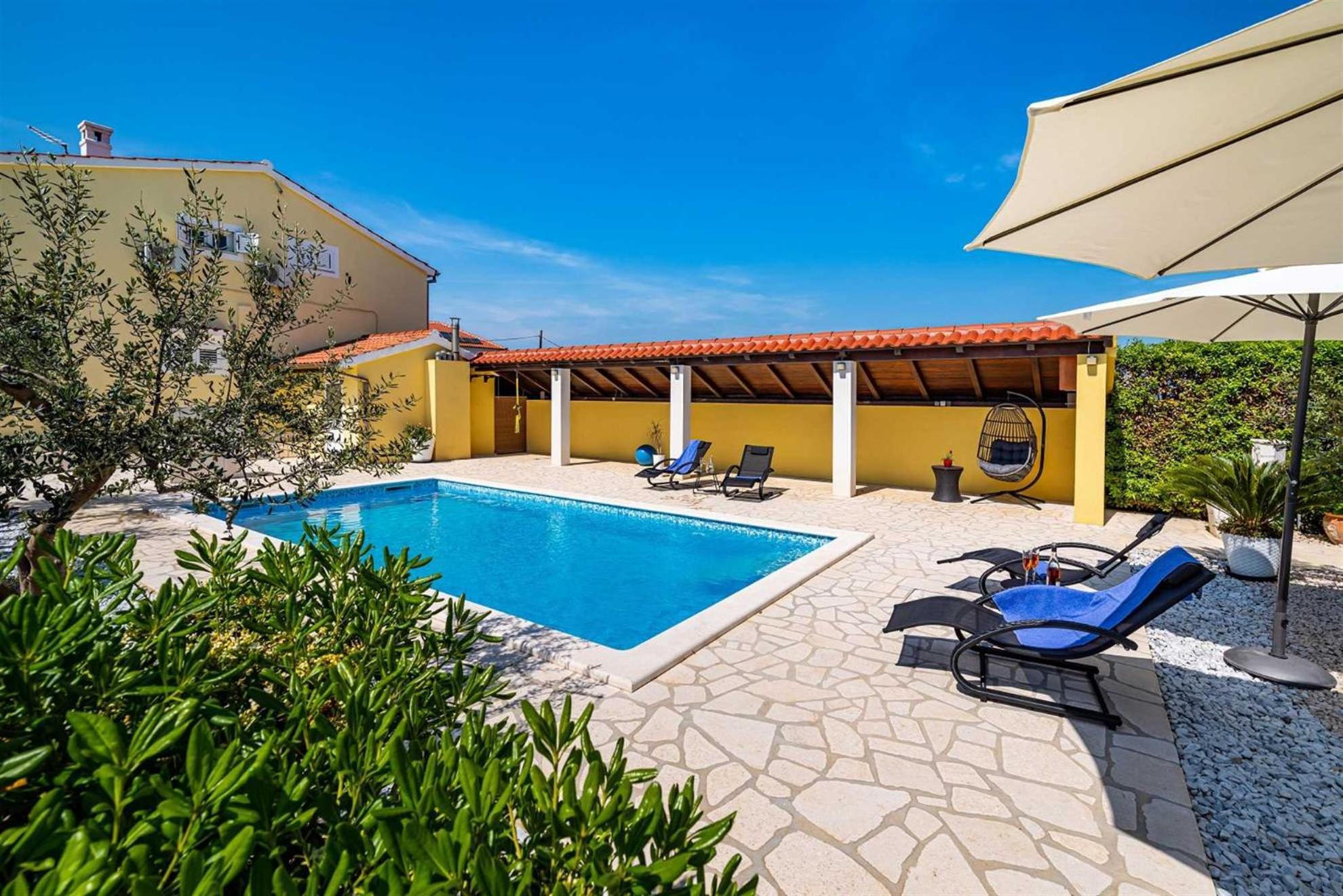 Apartment House Simoni With Pool, Zadar County 普利拉卡 外观 照片