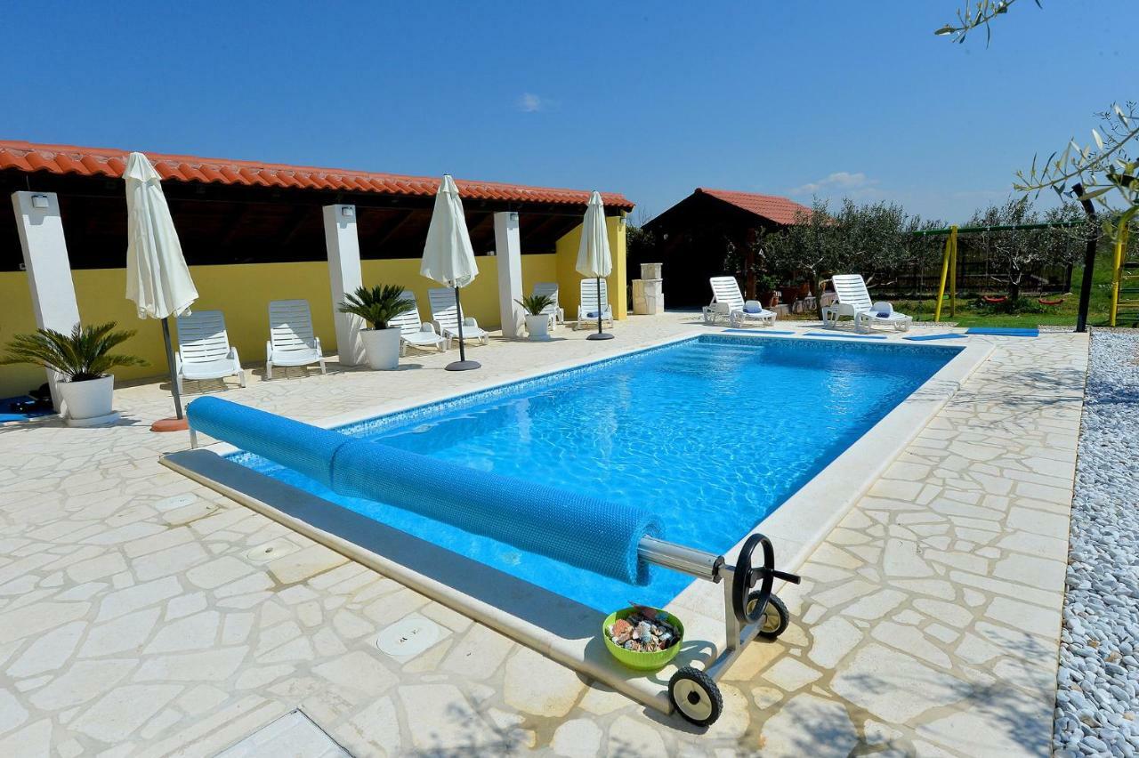 Apartment House Simoni With Pool, Zadar County 普利拉卡 外观 照片