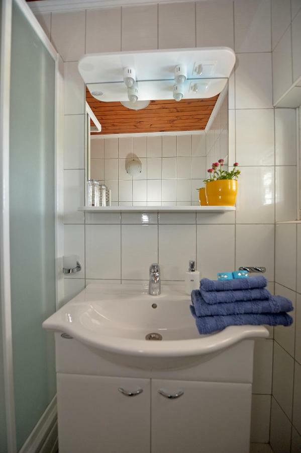 Apartment House Simoni With Pool, Zadar County 普利拉卡 外观 照片