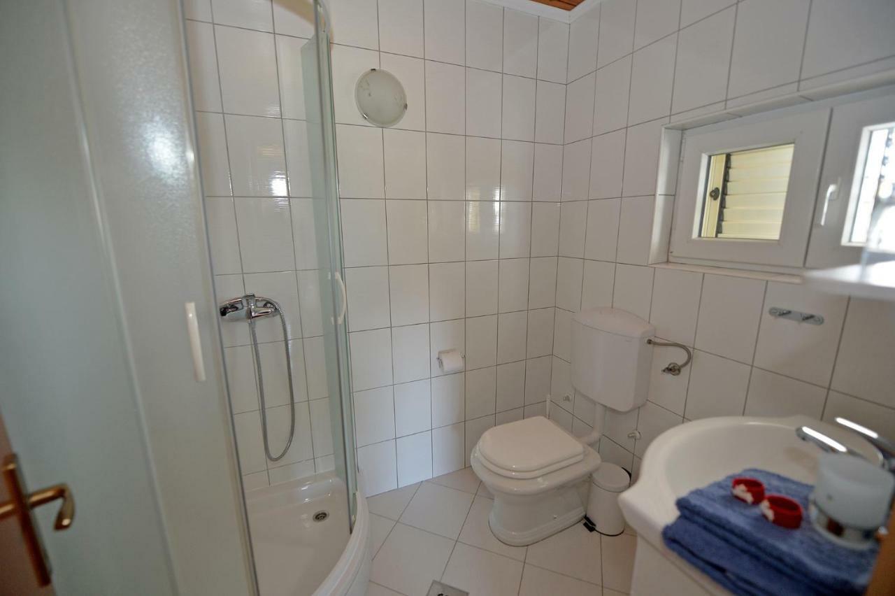 Apartment House Simoni With Pool, Zadar County 普利拉卡 外观 照片