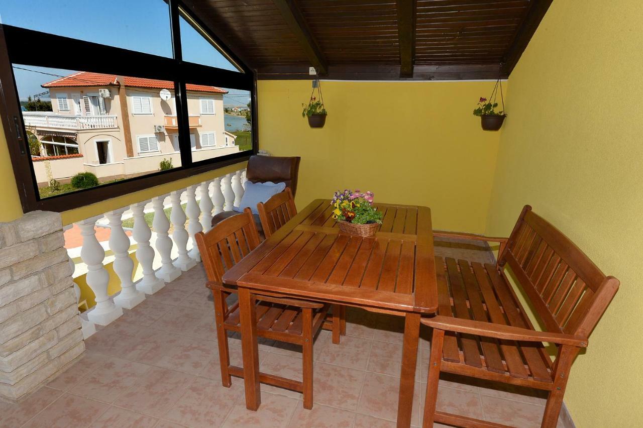 Apartment House Simoni With Pool, Zadar County 普利拉卡 外观 照片
